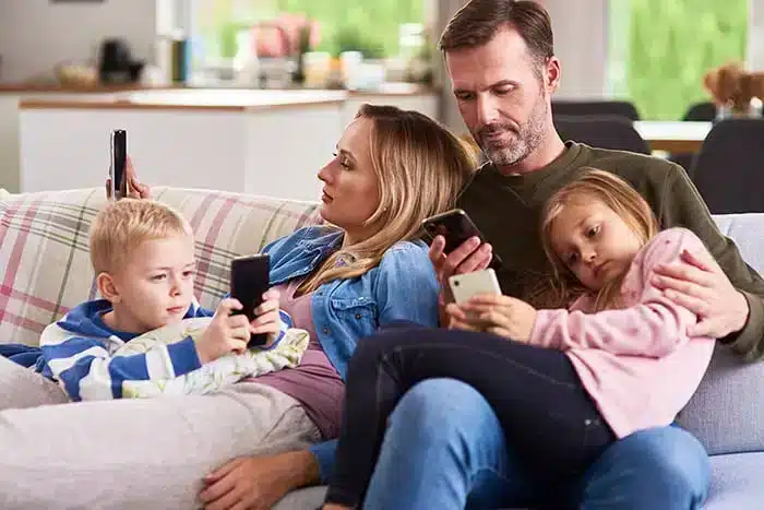 family-using-internet-with-kids